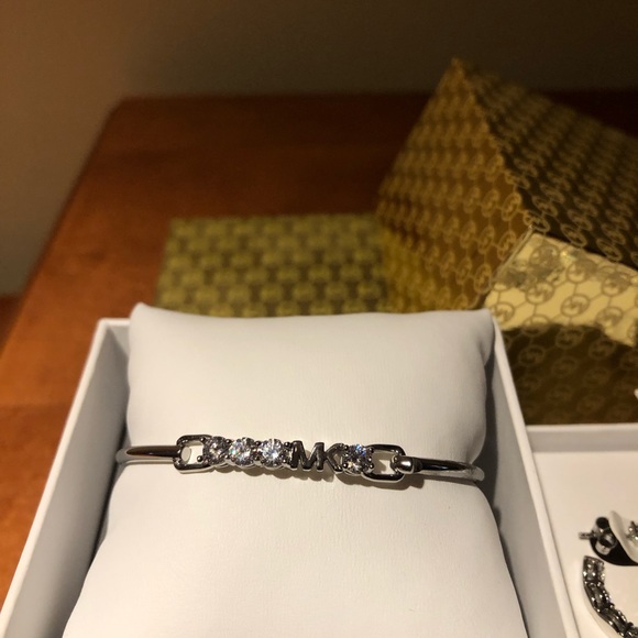 Michael Kors set - Picture 2 of 10